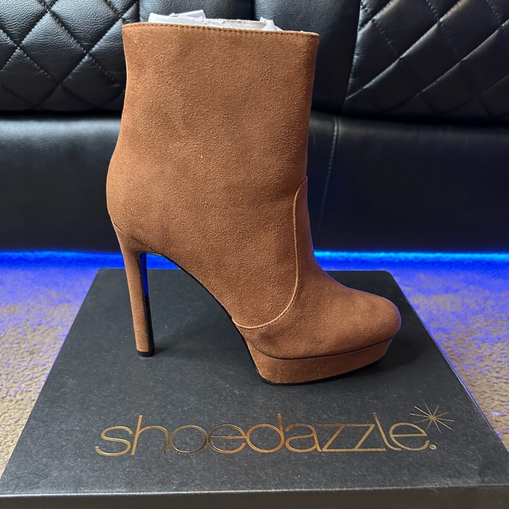 Shoe Dazzle Tan Heeled Boots